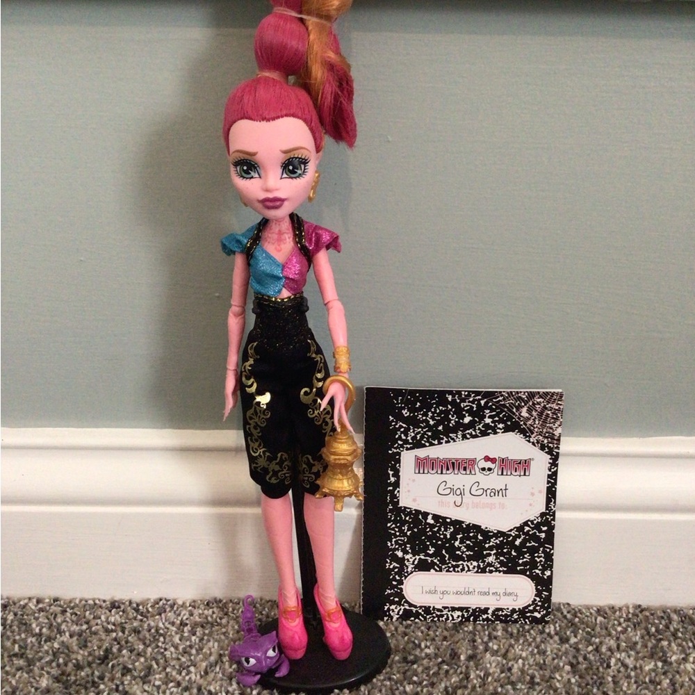 Monster High Gigi Grant Doll with Pink Hair and Gold Accents